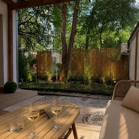 Casa With Patio Sofia